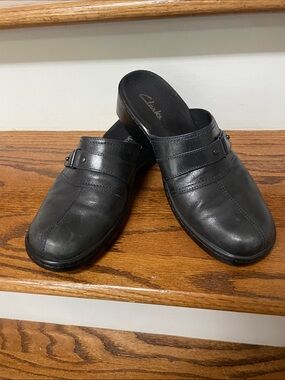 Clarks Navy Blue Leather Slip-On Women's Mule with Buckle Accent